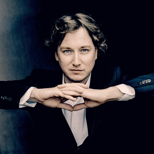 欽米尼亞尼卓夫