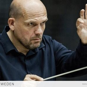 九點鐘．梵志登