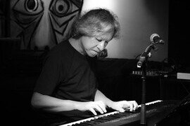 與香港管弦樂團、羅尚正，還有一眾音樂家「爵」躍舞台！
港樂首席單簧管史安祖、李安琪、利保羅等，將演繹蕭亞提、歌舒詠、約翰•列儂……的作品
太古輕鬆樂聚系列：港樂 X 羅尚正 | 爵躍（6月4 及 5日）