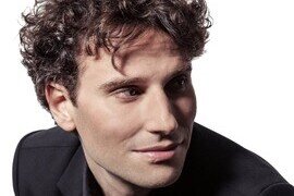 港樂聯手指揮兼鋼琴家格拉斯曼 (David Greilsammer) 呈獻古典ｘ電影音樂之旅，演奏莫扎特及約翰•威廉斯的四首經典作品！
太古輕鬆樂聚系列：莫扎特遇上約翰・威廉斯（9月17 及18日）