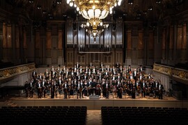 香港管弦樂團 新加坡及歐洲共七國九城巡演 圓滿舉行音樂總監梵志登率領鋼琴家康特洛夫同台演出，作曲家盧定彰新作誌慶