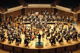 土耳其国宝级钢琴家薛默特以两首拉威尔钢琴协奏曲
为香港管弦乐团2011/12乐季压轴演出
7月6及7日欣赏双钢协、三大师、四巨作